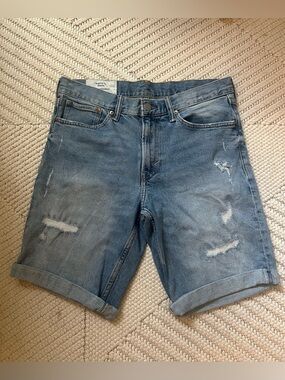H&M Men’s Regular Fit Distressed Denim Shorts Light Wash Size 32
